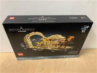 Lego Star Wars: Mos Espa Podrace - 75380 - 718pcs - 18+